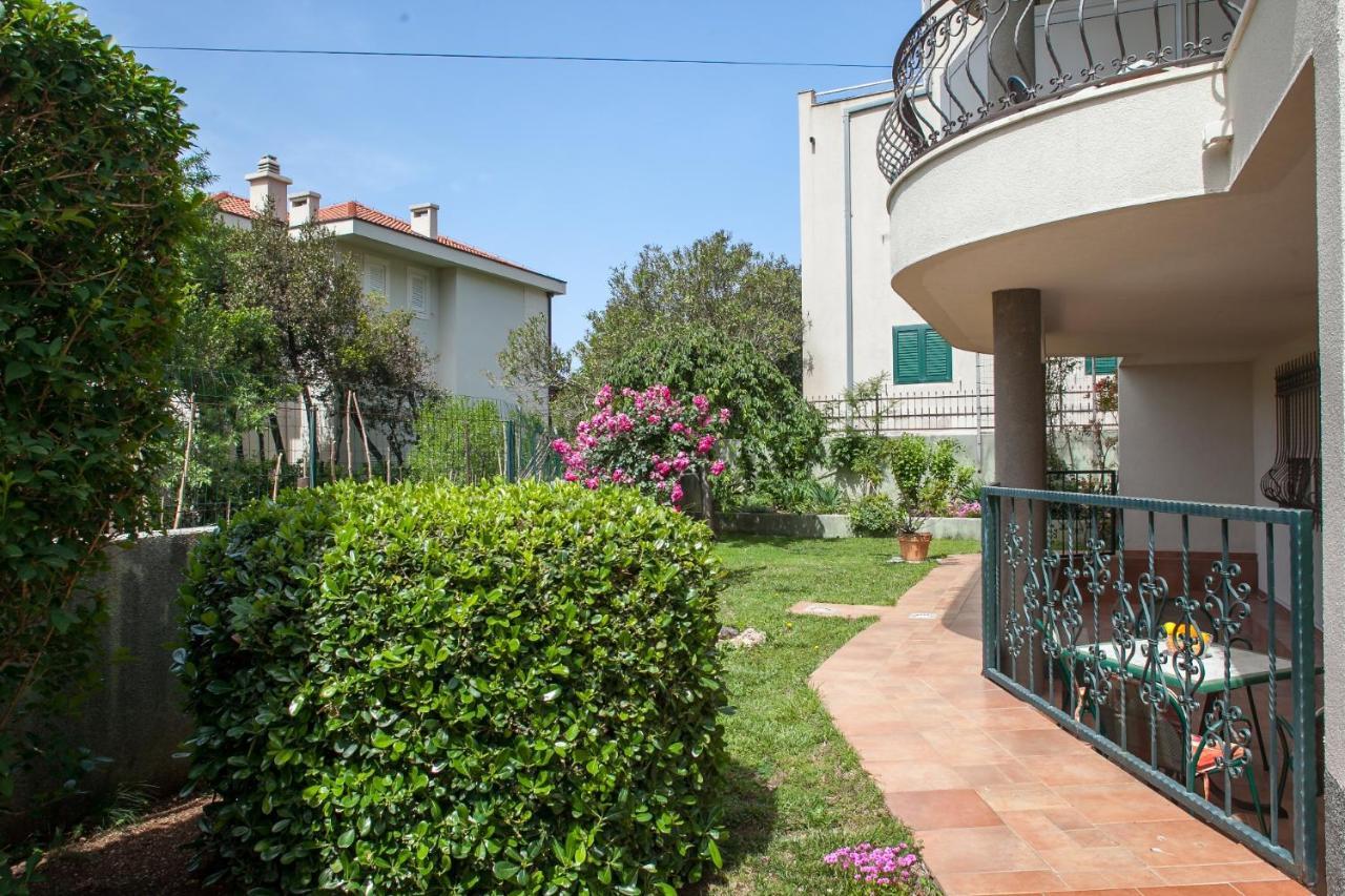 Apartments Cvjetni Dvori Makarska Bagian luar foto