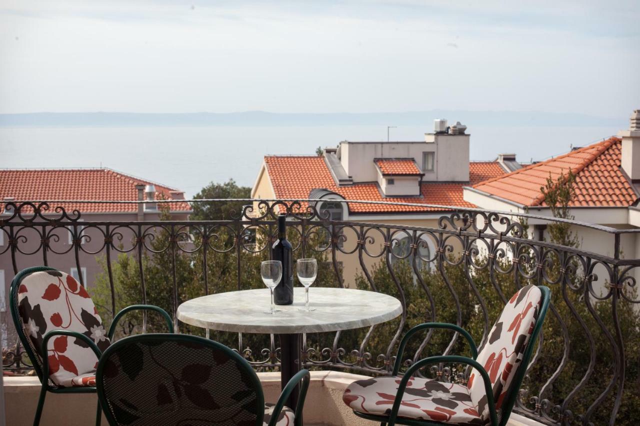 Apartments Cvjetni Dvori Makarska Bagian luar foto