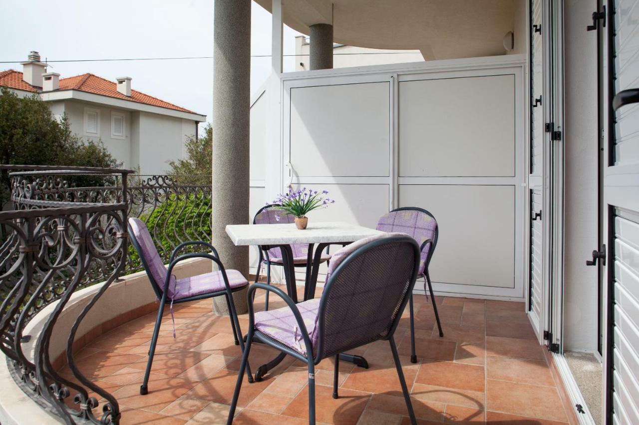 Apartments Cvjetni Dvori Makarska Bagian luar foto