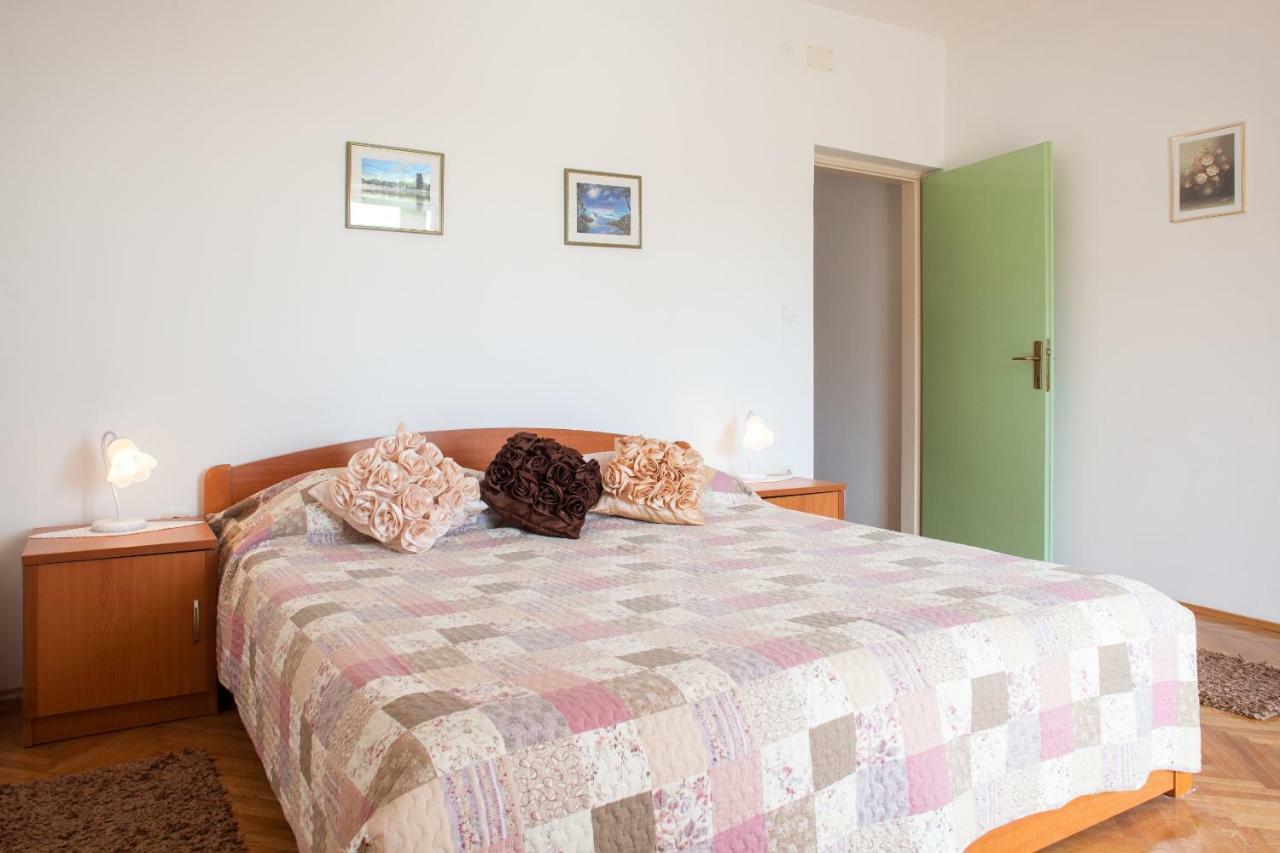 Apartments Cvjetni Dvori Makarska Bagian luar foto