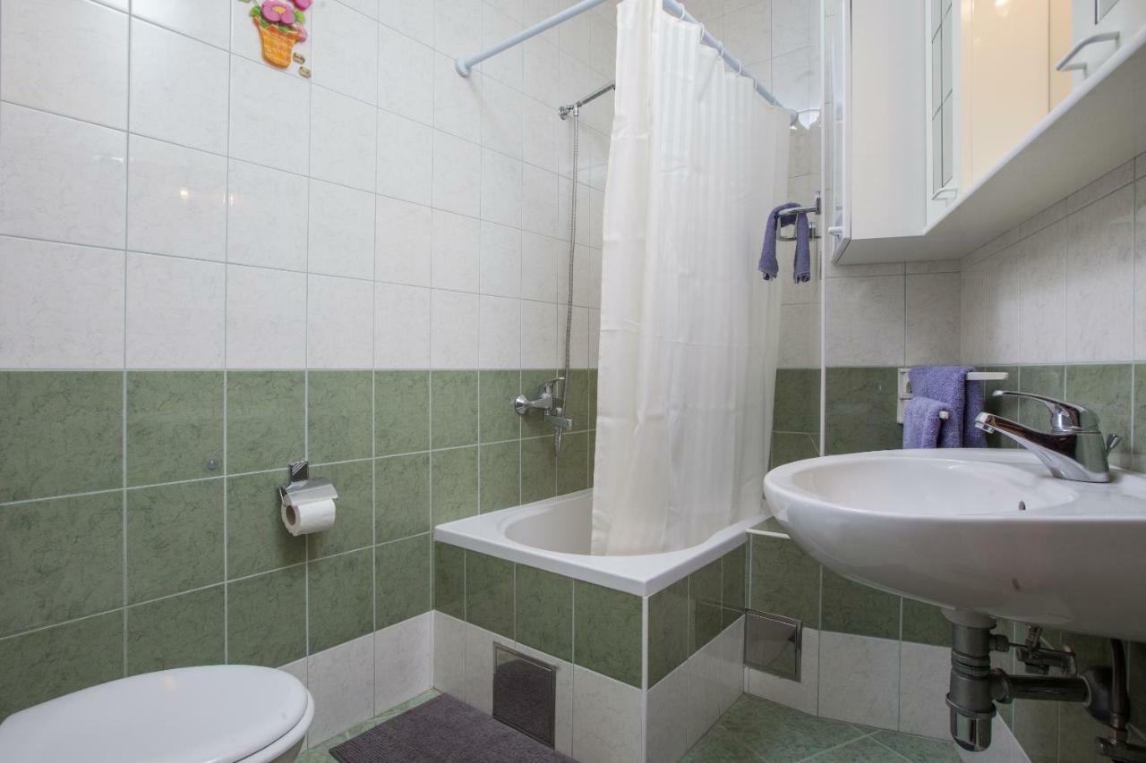Apartments Cvjetni Dvori Makarska Bagian luar foto