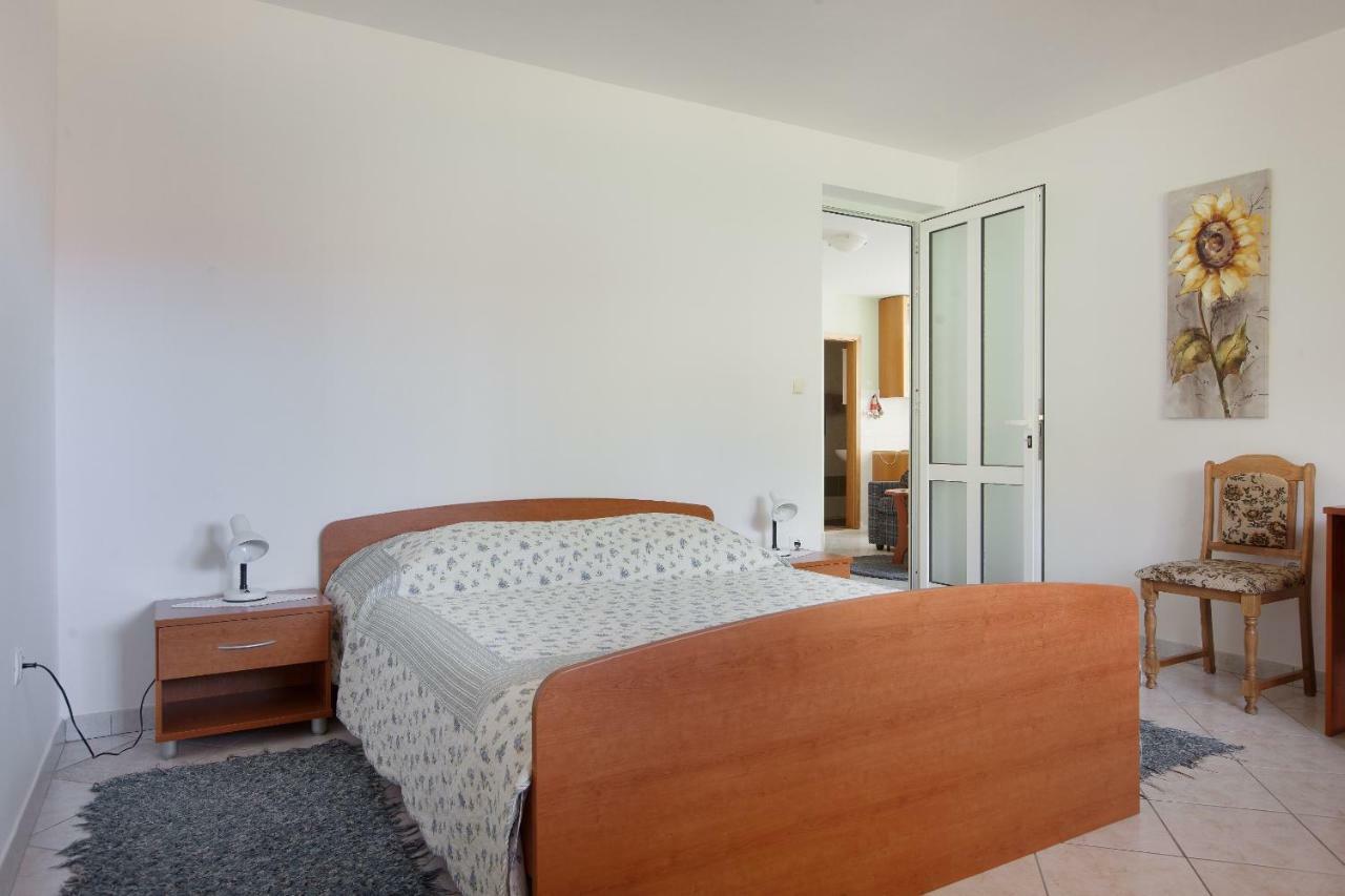 Apartments Cvjetni Dvori Makarska Bagian luar foto