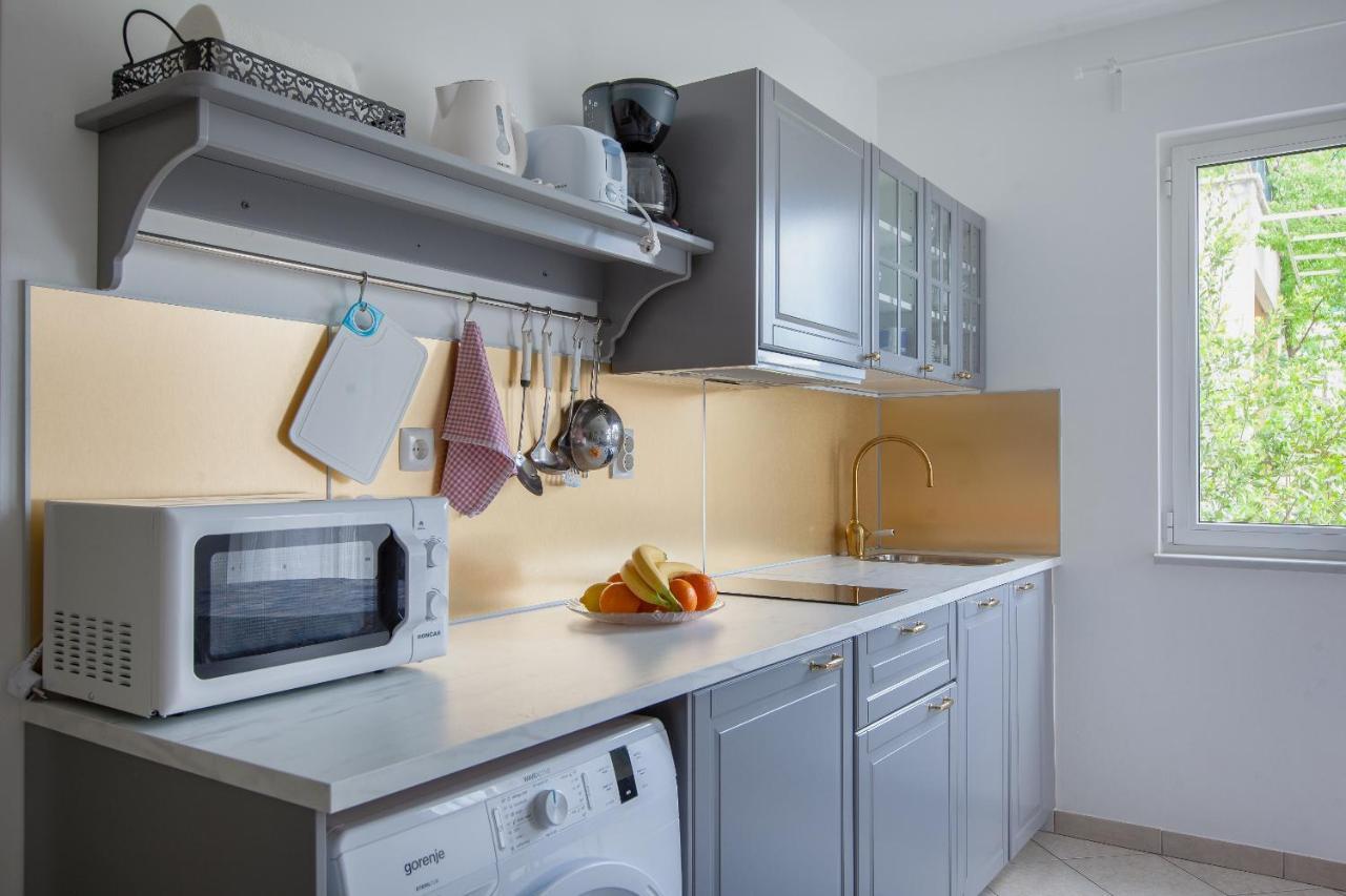 Apartments Cvjetni Dvori Makarska Bagian luar foto